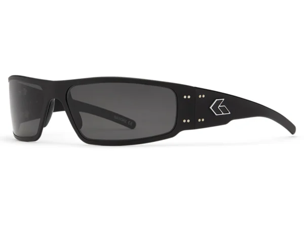ÓCULOS MAGNUM FRAME BLACK LENS SMOKE POLARIZED LOGO SILVER GATORZ