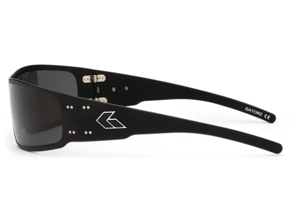 ÓCULOS MAGNUM FRAME BLACK LENS SMOKE POLARIZED LOGO SILVER GATORZ - Image 2
